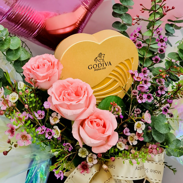 Love Is In The Air x Godiva Chocolates Gift Box