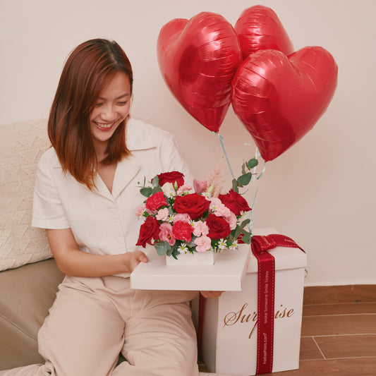 Blooming Surprise With Balloons (Red) - Table Flowers