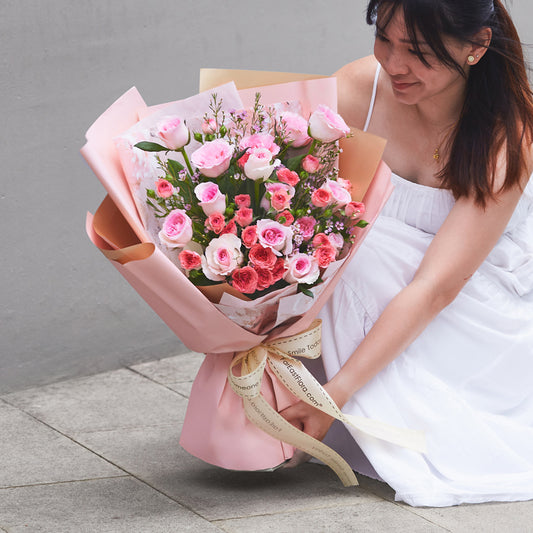 Roselle Pink Premium Roses – Flower Bouquet