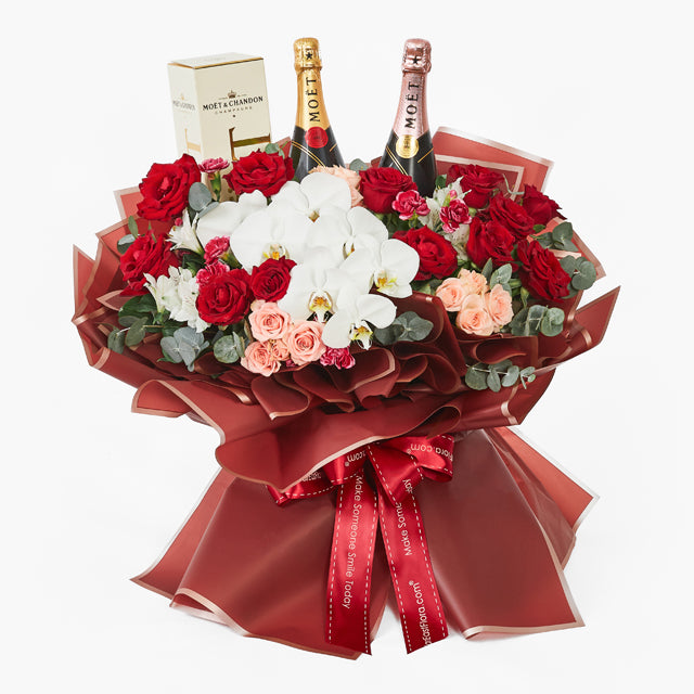 A Toast to Love - Moet Champagne x Flowers Gift Set