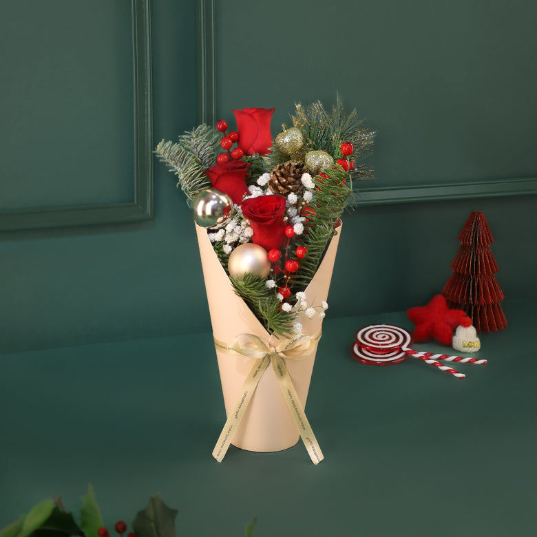 Holly Jolly Flower Cone – Table Flowers